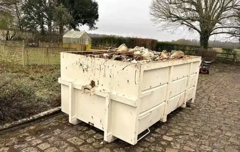 Location benne Tilly 78790 – Location benne gravats chantier Tilly 78790